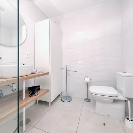 Sun Glow Senator-pool View